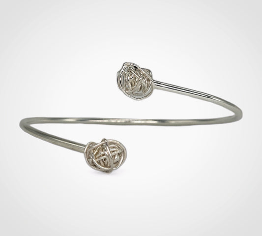 Beautiful Winding knot bracelet in sterling silver